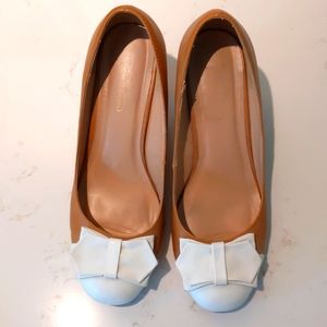 Jornee Collection Brown and White Heels Size 9